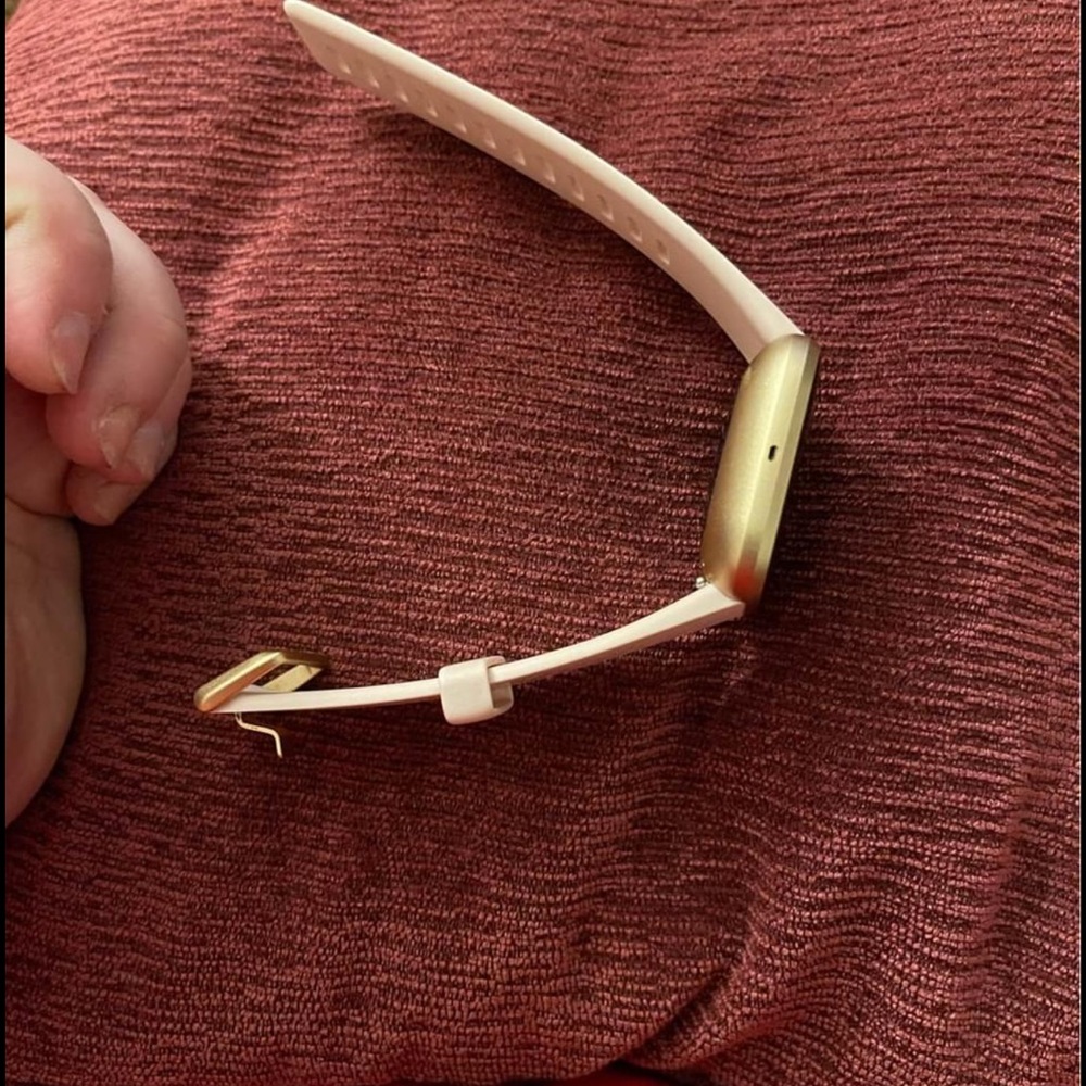 FITBIT - Picture 4 of 4